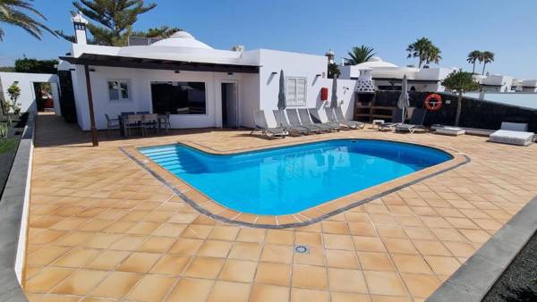 4 bedroom Villa Mimi with private heated pool