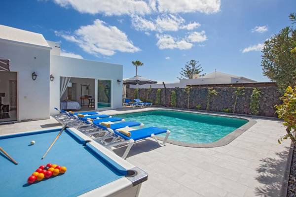 Casa Penyas Blancas Dos - 4 bedroom villa - WiFi and Air Conditioning - Perfect for families