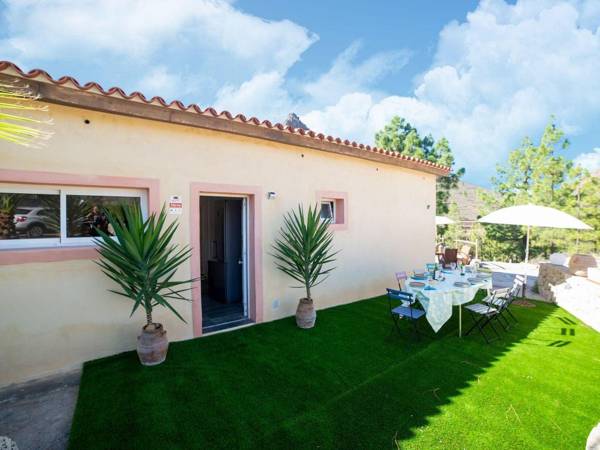 Appealing Holiday Home in La Escalona with Mountain Views