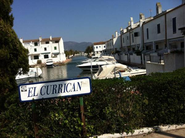 Casa con 3 Habitaciones amarre y Wifi ref 195