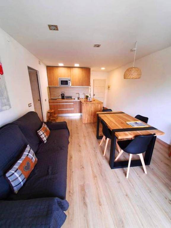 One bedroom appartement at Empuriabrava 50 m away from the beach with lake view and furnished terrace