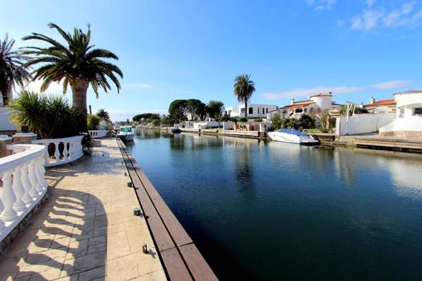 Leon Inmo Cap Ras 52 B - 10170