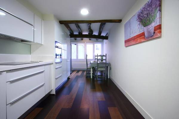 Axula by Smiling Rentals