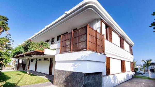 Las Nasas by Labranda