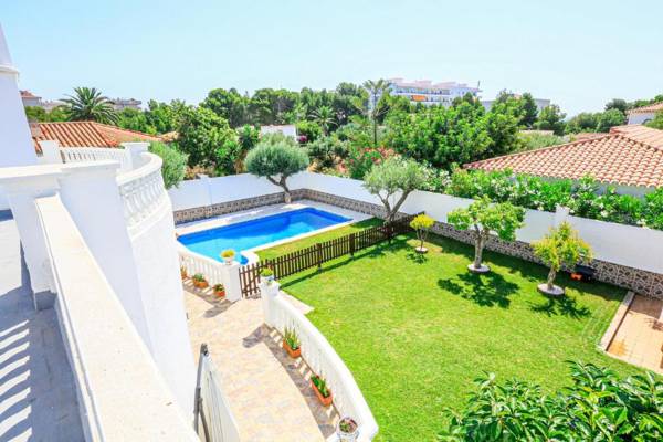 VILLA ALBADA Only Families