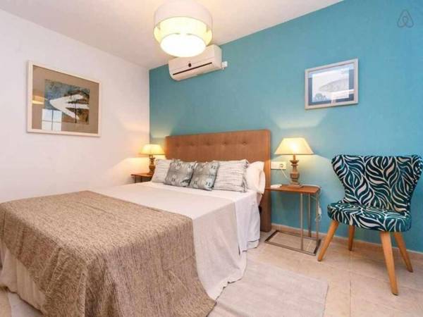 VILLA JARAMA Elegante chalet moderno cerca de la playa