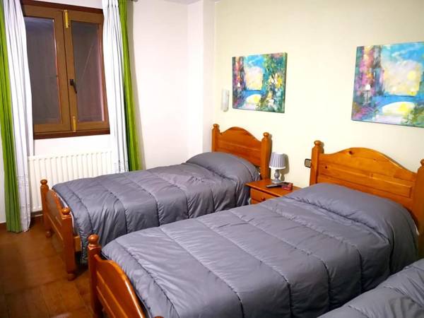 6 bedrooms house with furnished terrace and wifi at Gamiz Fica