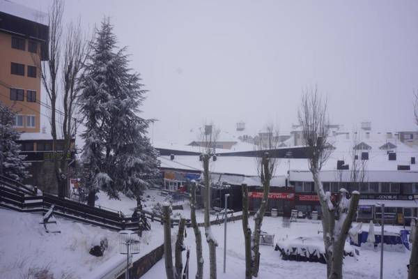 Bed and Snow Apartments