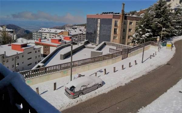 TODOSIERRANEVADA ZONA BAJA - EDIFICIO ATLAS - VISTAS A LA MONTANA - Junto a los Telecabinas