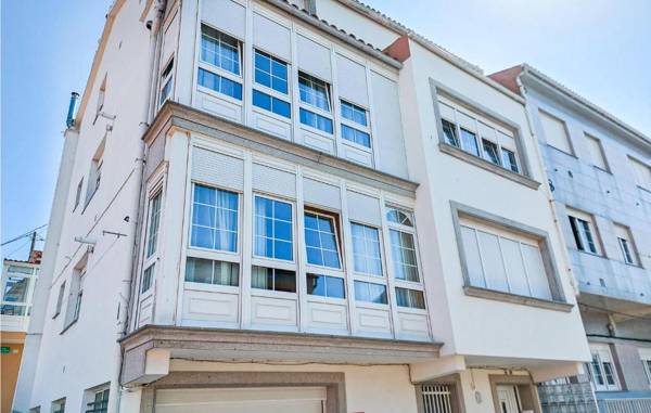 Awesome apartment in Fisterra with WiFi and 4 Bedrooms