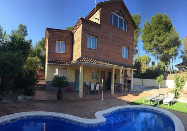 CALIFORNIA HOUSE IN CANYELLES by hlclub HUTB-15940