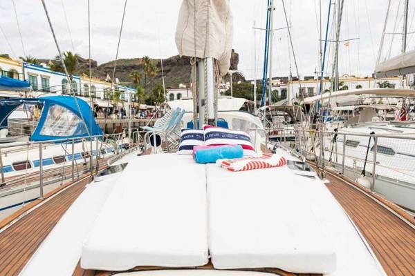 Precioso Yate en el centro del Puerto de Mogan