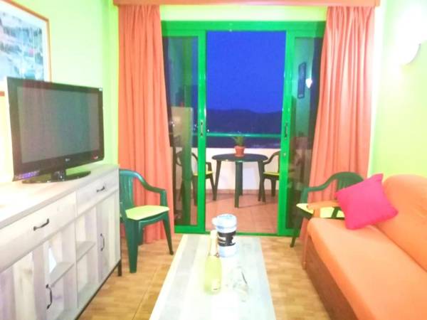 One bedroom appartement with sea view shared pool and furnished terrace at Mogan 1 km away from the beach