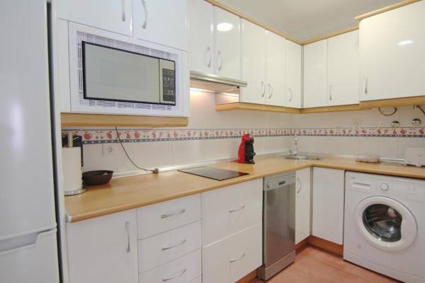 Apartamento con vista al mar a 1 minuto de la playa!Spacious Beach Apartment 1 min to the beach