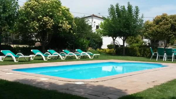 Casa rural exclusiva con 9 hab 16-25pax con piscina privada y BBQ cubierta