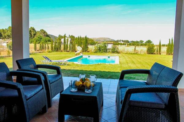 CAN BIEL Pool gardenBBQ free wifi ping pong for 6