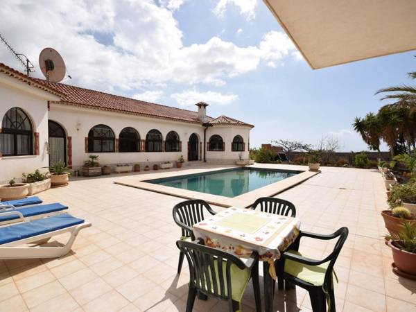Beautiful villa in the south of Tenerife with a delightful terrace and pool