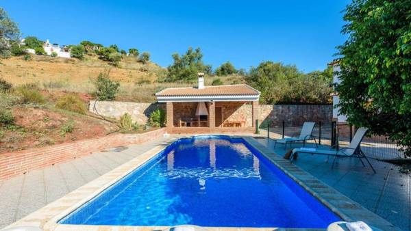 Villa El Terral Riogordo by Ruralidays