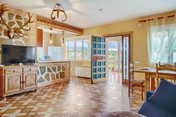 3 bedrooms villa with city view private pool and jacuzzi at Porzuna