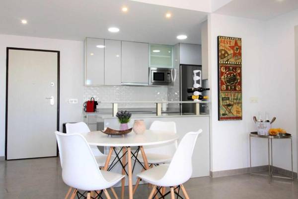 Casa Tapas y vino apartamento con jardin y piscina comunitaria