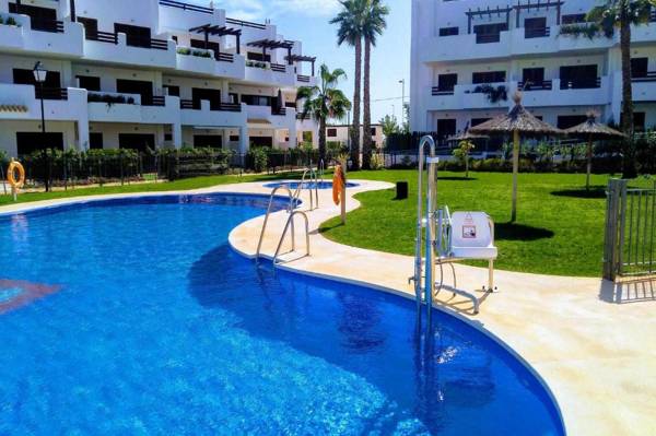 Casa Arena apartamento amplio y bien ubicado con piscina comunitaria