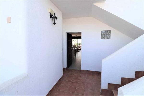 Jazmines amplio apartamento frente al mar con piscinas compartidas