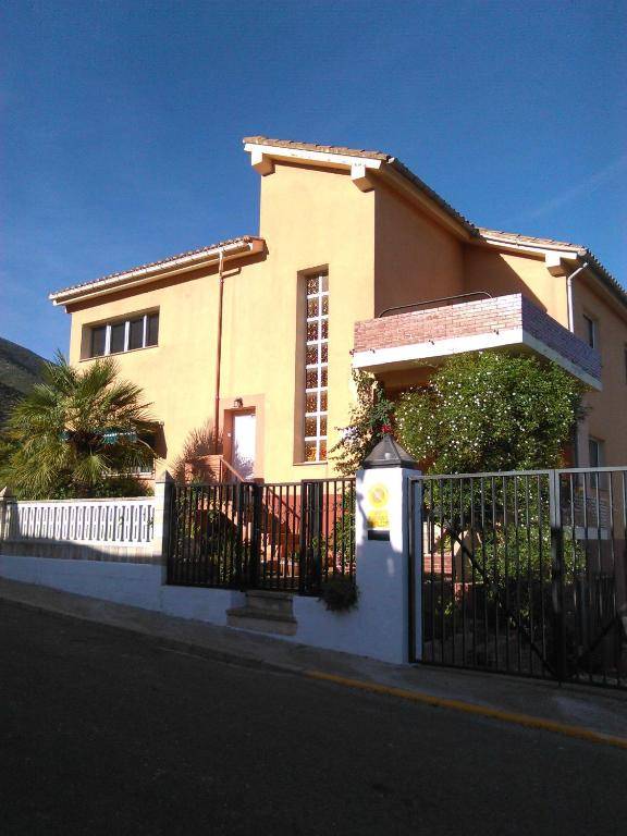 Full rental or by areas. Barbecue Gardens Large Terraces Three rooms