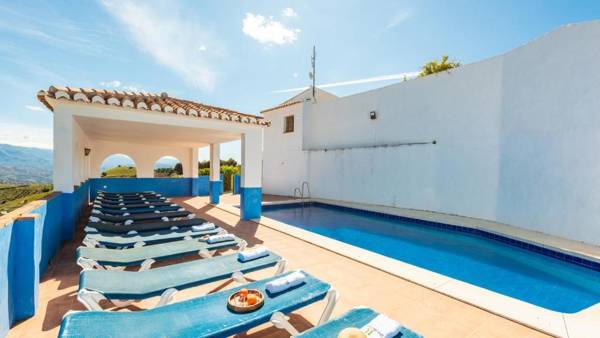 Casa Alejandro Almachar by Ruralidays