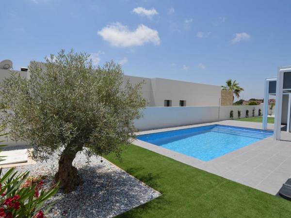 Modern Villa in San Fulgencio Valencia with Private Pool