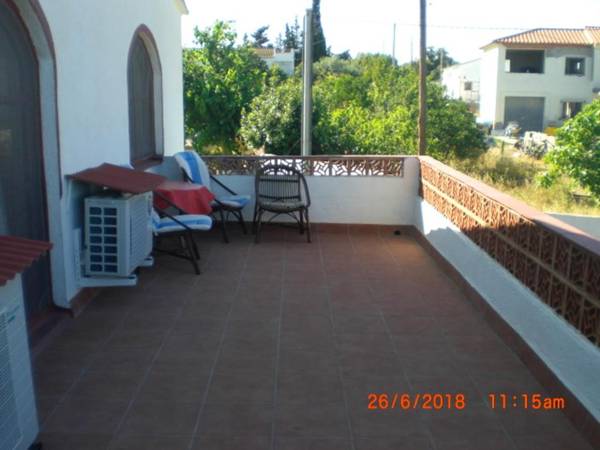 One bedroom appartement with shared pool terrace and wifi at La Riera de Gaia 4 km away from the beach