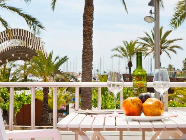 Ses Sirenes Pins-Tugores apartment with sea views