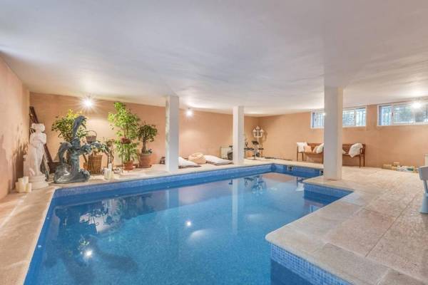 Alcudia beach front villa private indoor pool