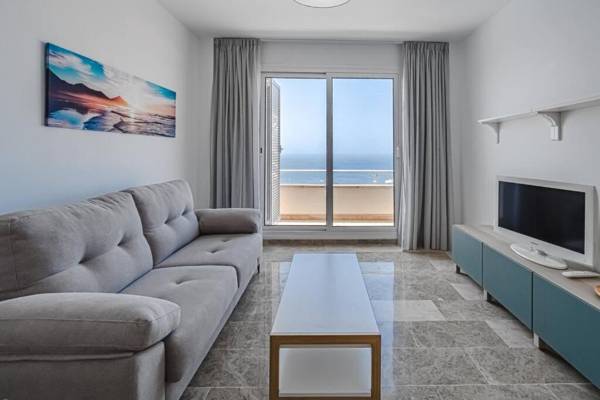 Amazing apartment with sea views PA06