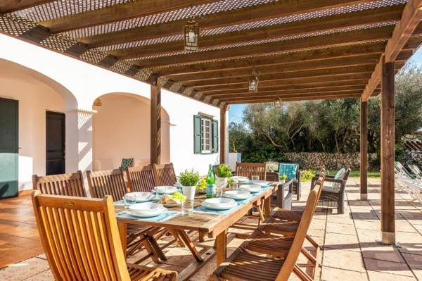 Villa Biniparrell by Villa Plus