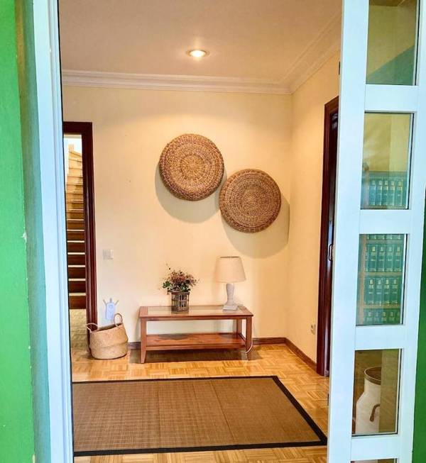 4 bedrooms house with enclosed garden and wifi at Bastian 3 km away from the beach