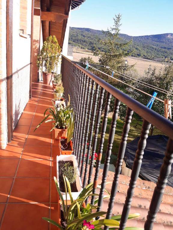 5 bedrooms house with enclosed garden at Munain