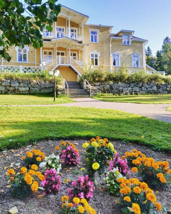 Karolineburg Manor House Hotel