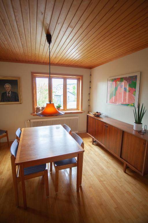 3 storey 5 bedroom 3 bathroom house in the center of Tórshavn
