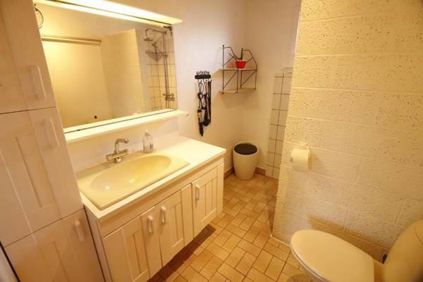 One bedroom apartment in quiet neighborhood