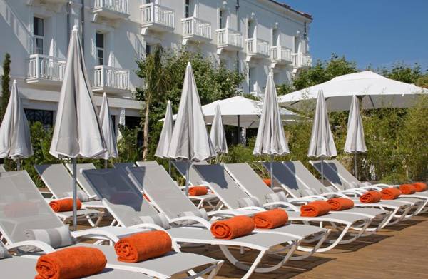 Grand Hotel Des Sablettes Plage Curio Collection By Hilton