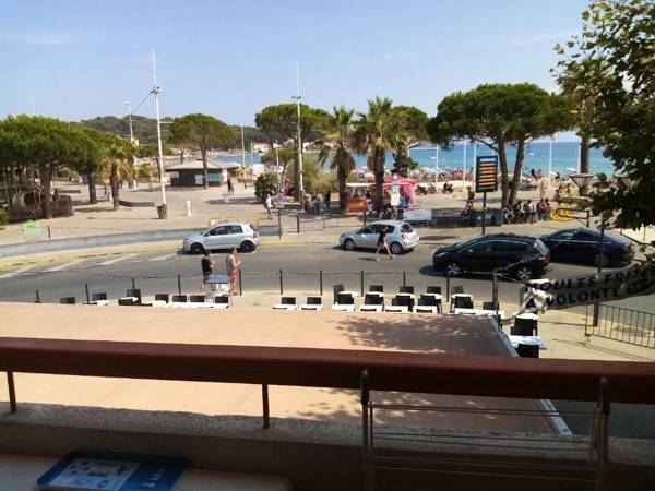 Studio avec vue sur la mer terrasse amenagee et wifi a La Seyne sur Mer