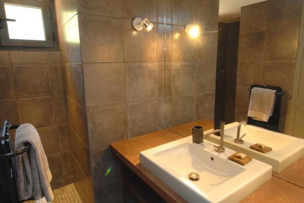 Les Pierres Sauvages