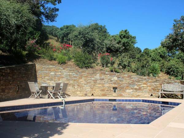 Comfy villa in Bormes-les-Mimosas with swimming pool
