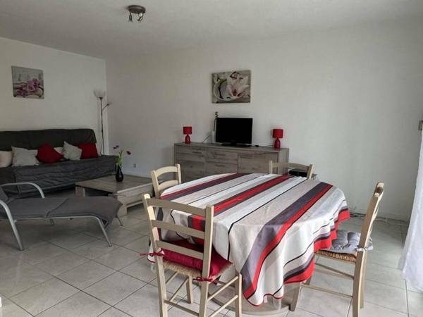 Appartement Cambo-les-Bains 2 pièces 2 personnes - FR-1-495-56