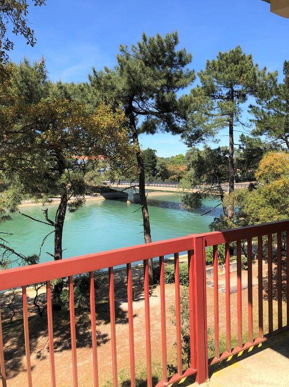 Appartement Pour 4 Personnes Avec Vue Sur Le Canal Du Lac Marin- Residence Du Lac