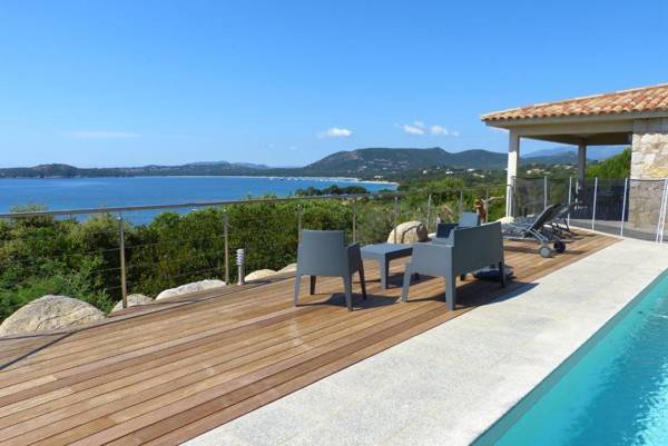 Magnifique villa vue mer et piscine chauffée à 250m de la mer