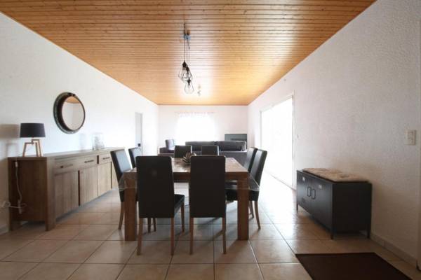 Agréable maison avec piscine 6 couchages au calme