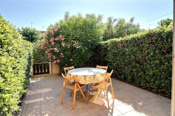 Coquette villa avec exterieur à 200m de la plage pour 6 pers