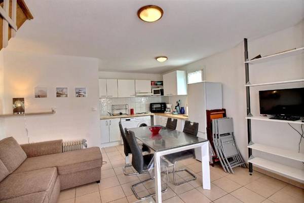 Agréable pavillon avec grande terrasse pour 6 personnes