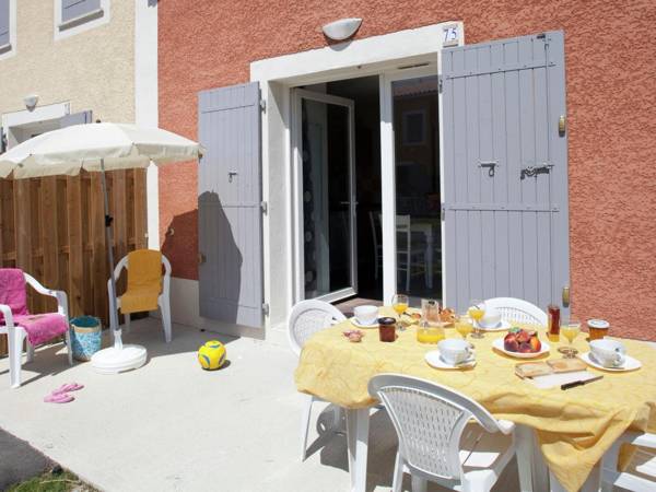 Semi-detached home 500 m. from the center of Colombiers